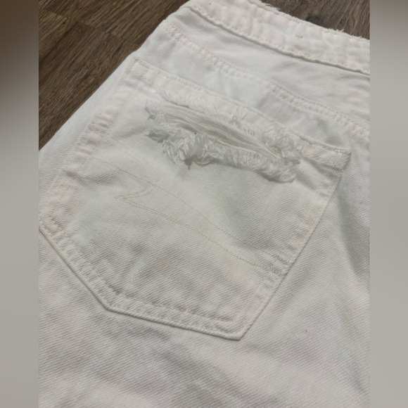 Size 10 American Eagle White Shorts - Picture 6 of 7
